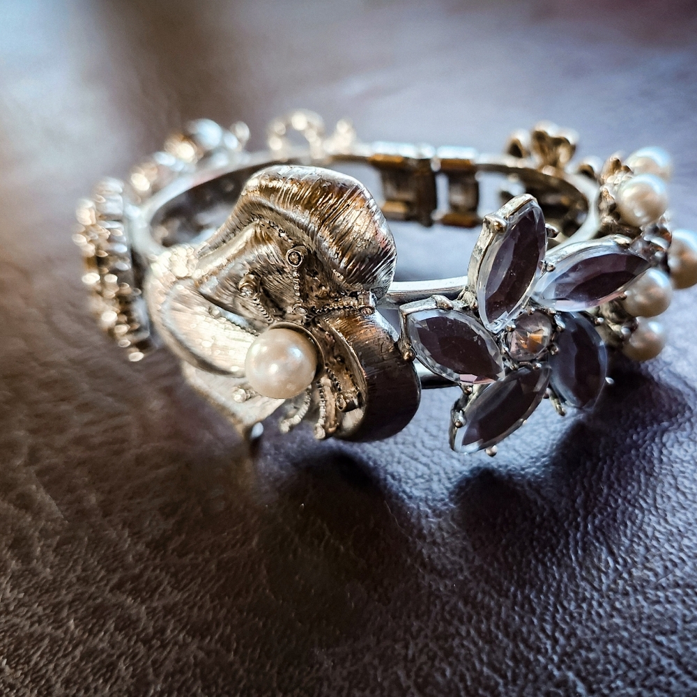 Vintage Style Charm Bracelet Floral Pearl Rhinestone Silver Tone Romantic - Picture 6 of 7